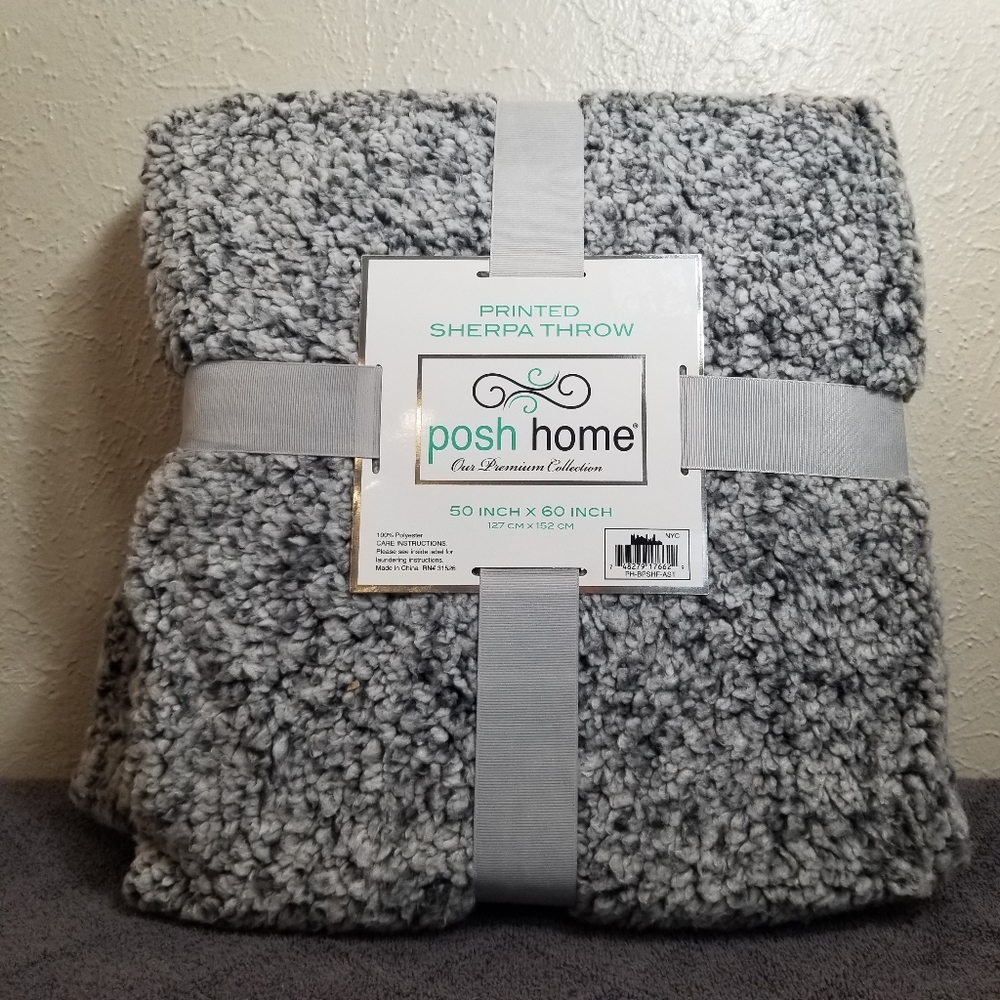 Posh Home Sherpa White, Black Blanket Throw 50 inches by 60 inches. NWT